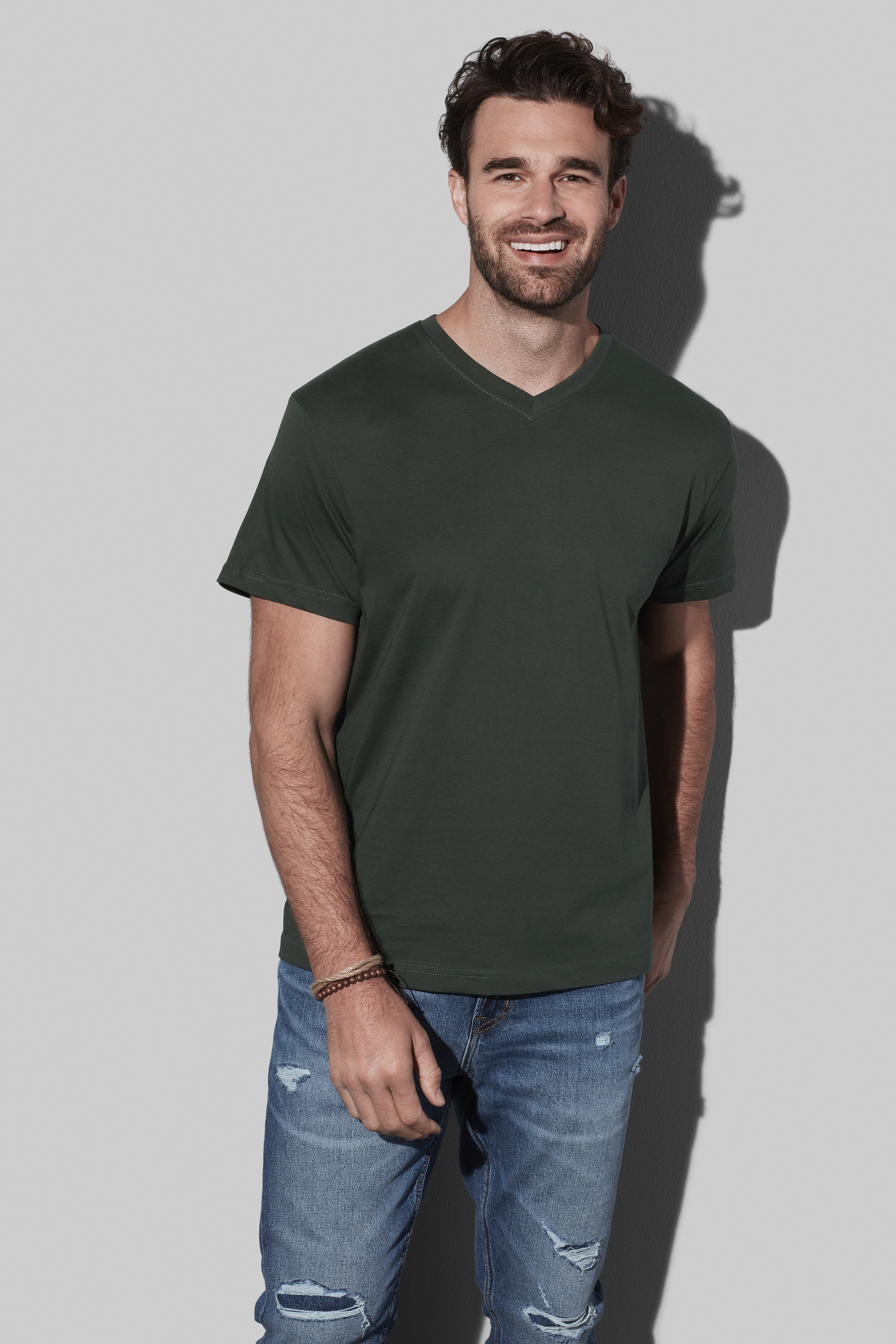 T-SHIRT M/C CLASSIC SCOLLO A V UOMO T-SHIRT M/C CLASSIC SCOLLO A V UOMO