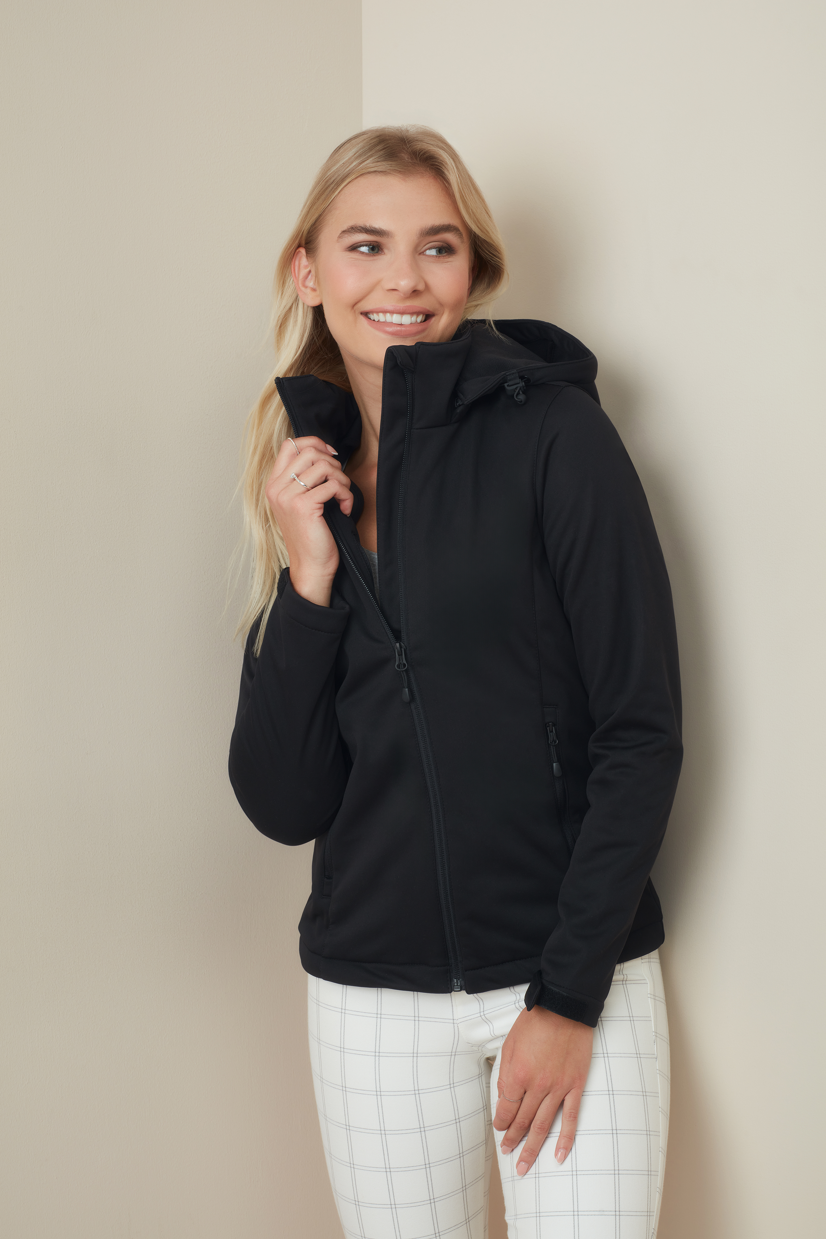 SOFTSHELL CON CAPPUCCIO LUX DONNA